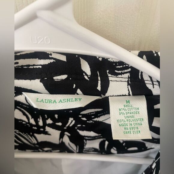 Laura Ashley Snap Closure Blazer with Pockets Medium - Picture 3 of 5